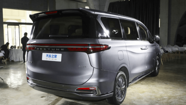 Представили китайский роскошный минивэн Bestune M9