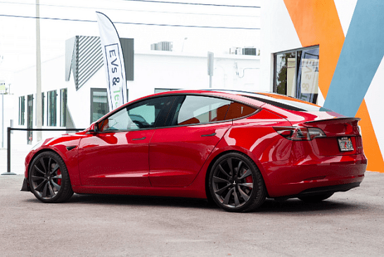 Представили китайский роскошный минивэн Bestune M9