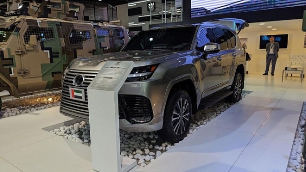 Российские дилеры рассекретили стоимость кроссовера Lexus RX нового поколения в марте 2023 года