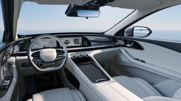 В России начались продажи нового кроссовера Exeed AtlantiX из Китая стоимостью 4,2 млн рублей В России начались продажи нового кроссовера Exeed AtlantiX из Китая стоимостью 4,2 млн рублей