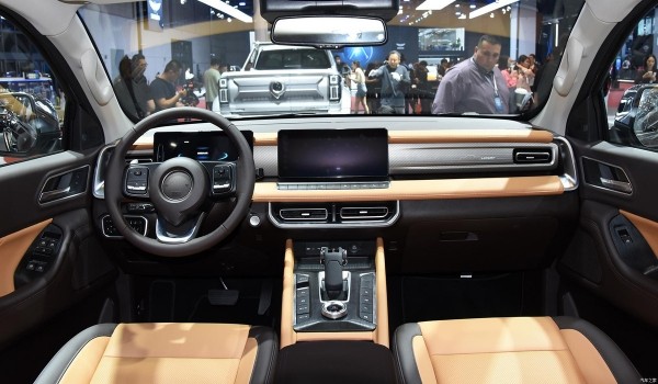 Great Wall в Шанхае: трехосный монстр и обновленный Poer Great Wall в Шанхае: трехосный монстр и обновленный Poer