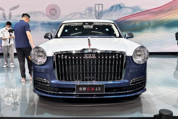 Hongqi в Шанхае: новый членовоз, кроссоверы и три концепта Hongqi в Шанхае: новый членовоз, кроссоверы и три концепта