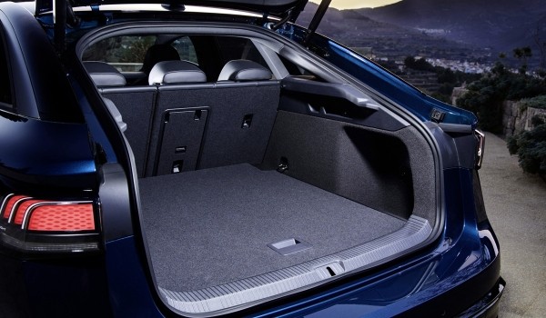 Представлен серийный Volkwagen ID.7, он же Passat новой эры