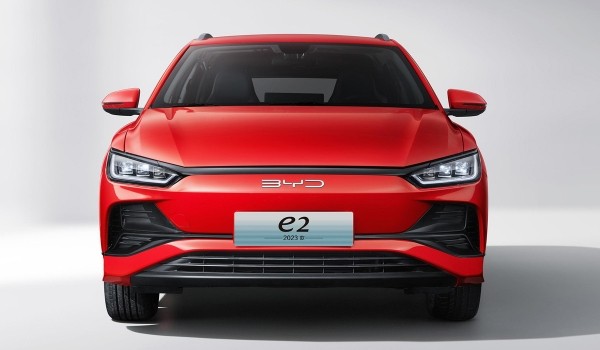 Обновленный хэтчбек BYD e2: между Чайкой и Дельфином