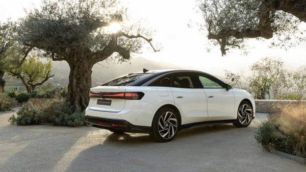 Volkswagen представил электрическую альтернативу модели Passat Volkswagen представил электрическую альтернативу модели Passat