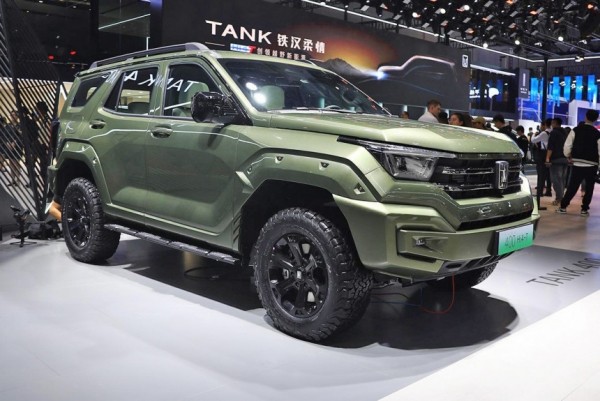 Серийный Tank 400 дебютировал вместе с гибридом Tank 500 Hi4-T Серийный Tank 400 дебютировал вместе с гибридом Tank 500 Hi4-T