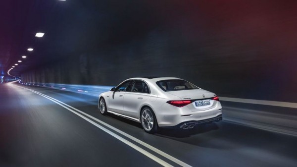 Компания Mercedes-Benz назвала цену 802-сильного S-Class
