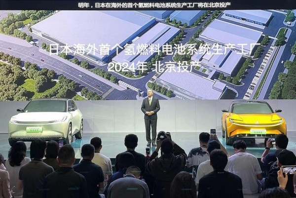 Honda, Toyota и Nissan показали варианты кроссоверов будущего