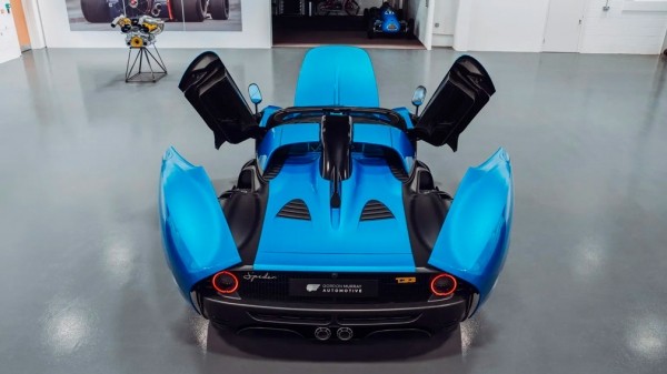 Представлен суперкар, созданный бывшим дизайнером Формулы-1 Гордоном Мюрреем Представлен суперкар, созданный бывшим дизайнером Формулы-1 Гордоном Мюрреем