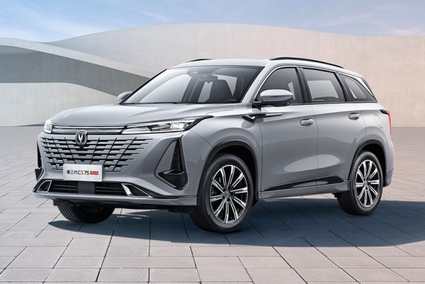 Кроссовер Changan CS75 Plus: второй рестайлинг и гибрид Кроссовер Changan CS75 Plus: второй рестайлинг и гибрид