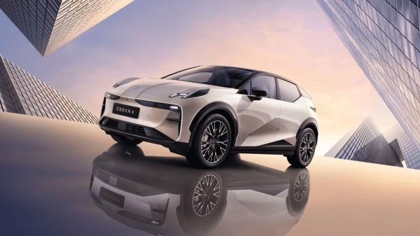 «Дочка» Geely представила новый электрический кроссовер дешевле 2,3 млн рублей «Дочка» Geely представила новый электрический кроссовер дешевле 2,3 млн рублей