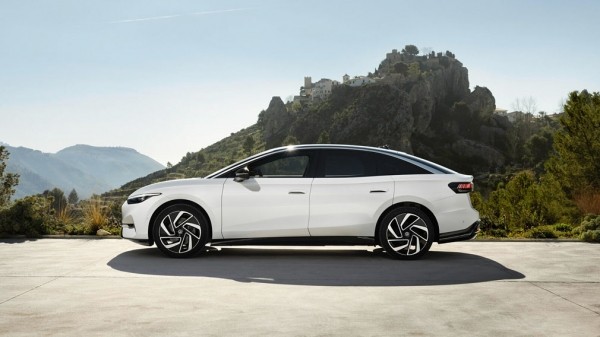 Volkswagen представил электрическую альтернативу модели Passat Volkswagen представил электрическую альтернативу модели Passat