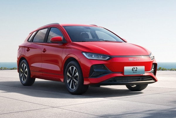 Обновленный хэтчбек BYD e2: между Чайкой и Дельфином