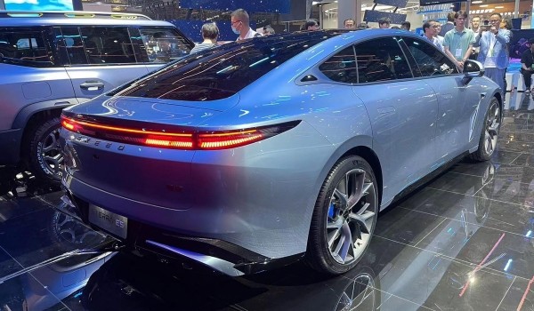 Exeed в Шанхае: первый седан (ждем в России) и несколько кроссоверов Exeed в Шанхае: первый седан (ждем в России) и несколько кроссоверов