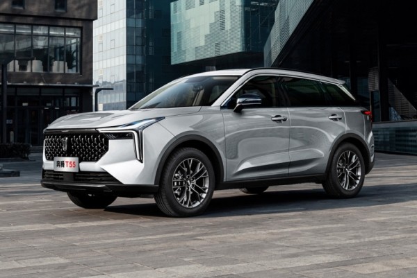 Новинки FAW в России: кроссовер Bestune T55 и лифтбек Bestune B70