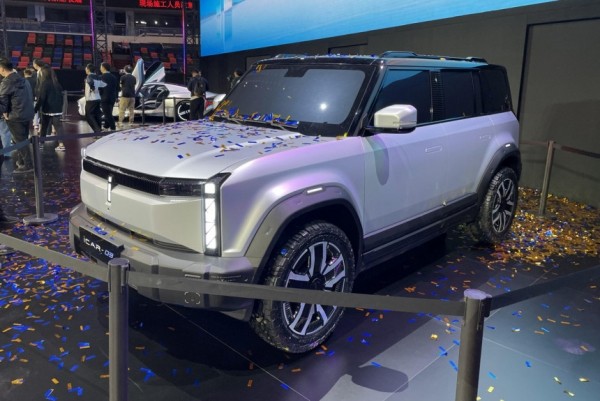 Chery представила бренд iCar: внедорожник и спорткар Chery представила бренд iCar: внедорожник и спорткар