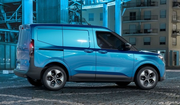 Новый Ford Transit Courier и перестановки в гамме «каблучков» Новый Ford Transit Courier и перестановки в гамме «каблучков»