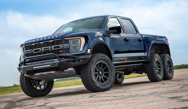 Дайджест дня: трехосный Hilux, убытки петербургского автопрома и другие события индустрии Дайджест дня: трехосный Hilux, убытки петербургского автопрома и другие события индустрии