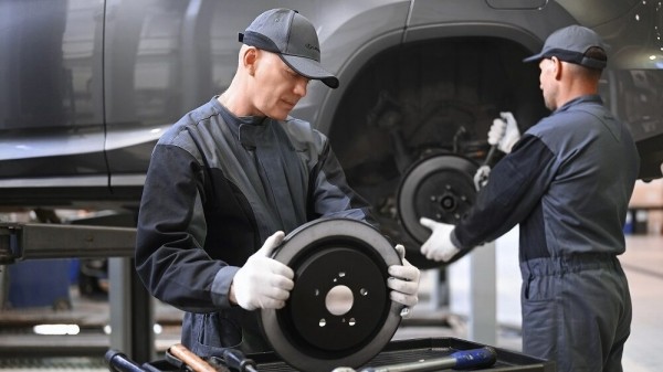 Алексей Подщеколдин из РОАД: дилеры РФ испытывают дефицит автозапчастей в 2023 году Алексей Подщеколдин из РОАД: дилеры РФ испытывают дефицит автозапчастей в 2023 году