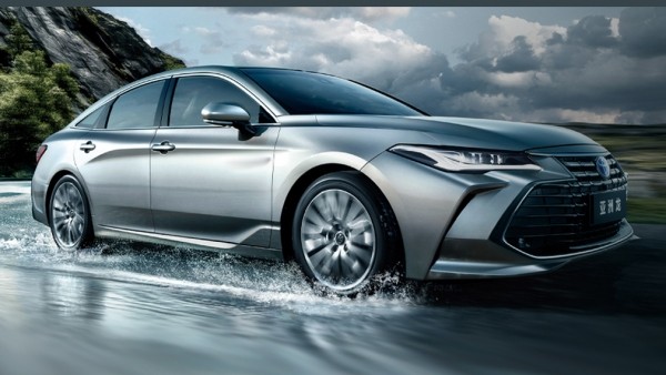 Автосалоны в России объявили продажи новых седанов Toyota Avalon стоимостью 3,8 млн рублей Автосалоны в России объявили продажи новых седанов Toyota Avalon стоимостью 3,8 млн рублей