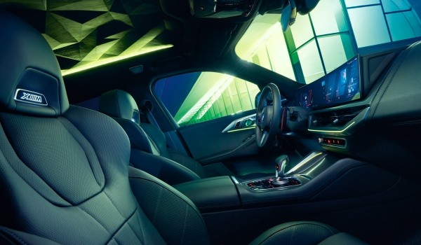 BMW в Шанхае: шестицилиндровый XM и удлиненный X1 BMW в Шанхае: шестицилиндровый XM и удлиненный X1