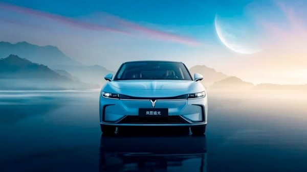 В Россию предлагают привести роскошный электрокар Voyah Chasing Light В Россию предлагают привести роскошный электрокар Voyah Chasing Light