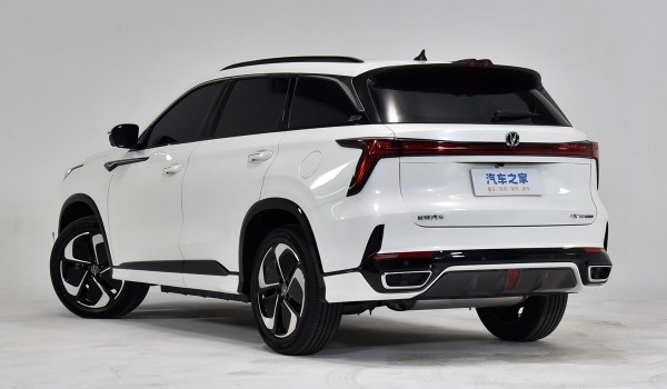 Кроссовер Changan CS75 Plus: второй рестайлинг и гибрид Кроссовер Changan CS75 Plus: второй рестайлинг и гибрид