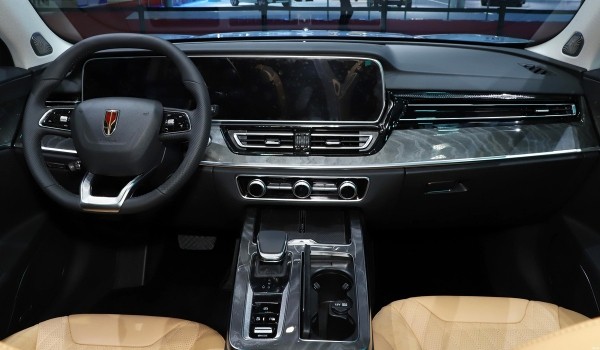 Hongqi в Шанхае: новый членовоз, кроссоверы и три концепта Hongqi в Шанхае: новый членовоз, кроссоверы и три концепта