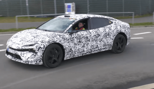 Новый седан Lotus вновь замечен во время испытаний Новый седан Lotus вновь замечен во время испытаний