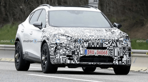 Обновленная Cupra Formentor была замечена во время испытаний