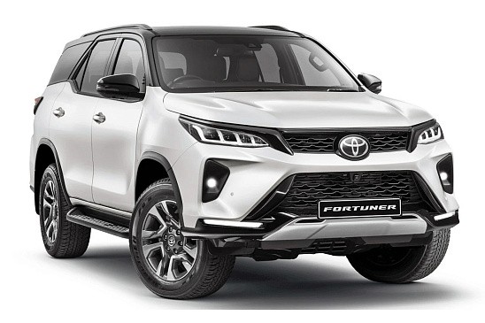 Пикапы Toyota Hilux в России стали доступнее на 2 млн рублей Пикапы Toyota Hilux в России стали доступнее на 2 млн рублей