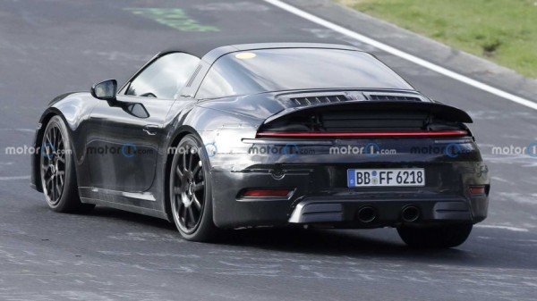 Появились первые фотографии обновленного Porsche 911 Targa Появились первые фотографии обновленного Porsche 911 Targa