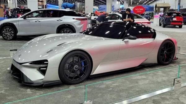 Редкий Lexus LFA 2012 года выставили на аукцион за 53 млн рублей 