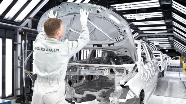 «Русский автомобиль»: калужский завод Volkswagen выкупит Chery