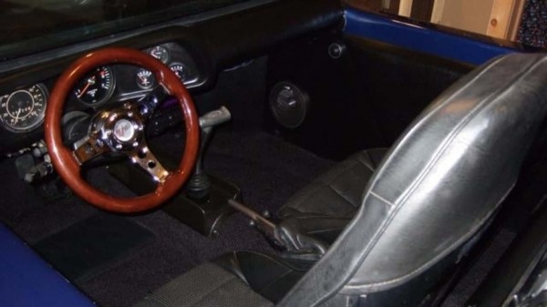 Странной формы Chevrolet Camaro Z28 оказался переделанным VW Beetle Странной формы Chevrolet Camaro Z28 оказался переделанным VW Beetle