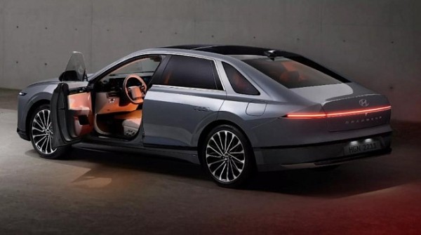 В России дилеры начали продавать кроссоверы Hyundai Creta 2023 года выпуска В России дилеры начали продавать кроссоверы Hyundai Creta 2023 года выпуска