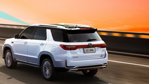 В России стартовал прием заказов на новый кроссовер Changan CS95 по цене в 4 млн рублей В России стартовал прием заказов на новый кроссовер Changan CS95 по цене в 4 млн рублей