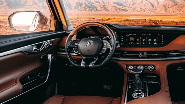 В России стартовал прием заказов на новый кроссовер Changan CS95 по цене в 4 млн рублей В России стартовал прием заказов на новый кроссовер Changan CS95 по цене в 4 млн рублей