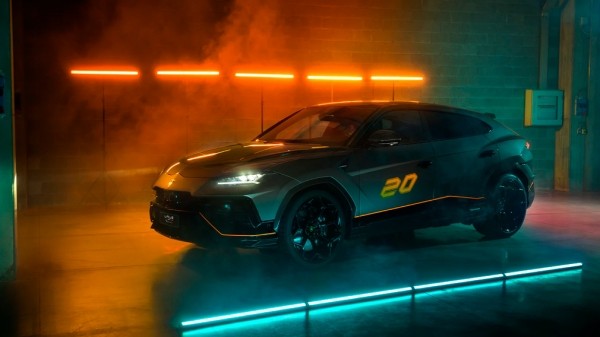 Компания Lamborghini выпустила особый Urus для владельцев гиперкара Essenza SCV12