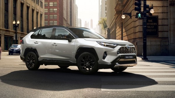 Японские кроссоверы и внедорожники, которые с годами почти не дешевеют