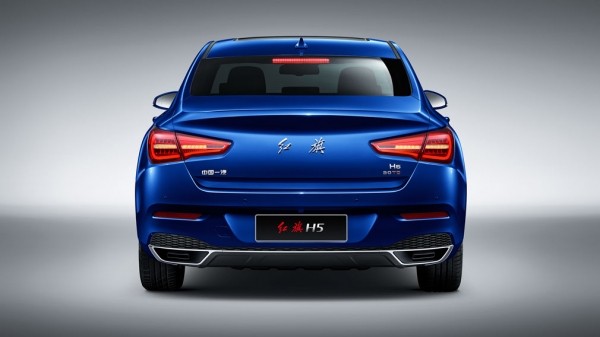 В РФ появился седан Hongqi H5 первого поколения