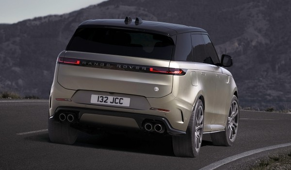 Представлен Range Rover Sport SV: новая топ-версия Представлен Range Rover Sport SV: новая топ-версия