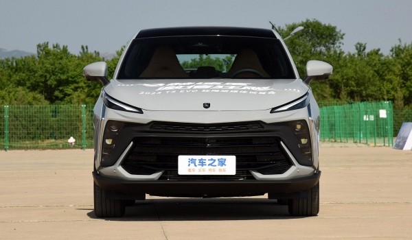 У кроссовера Forthing T5 Evo появилась злая версия Hurricane У кроссовера Forthing T5 Evo появилась злая версия Hurricane