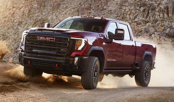 Тяжелый пикап GMC Sierra HD обзавелся внедорожными версиями Тяжелый пикап GMC Sierra HD обзавелся внедорожными версиями