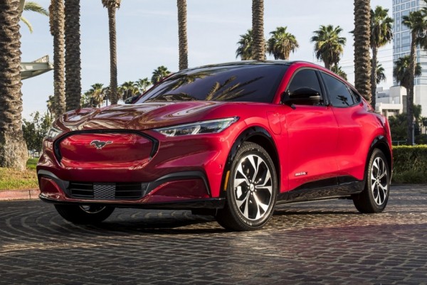 Кроссовер Ford Mustang Mach-E: модернизация и снижение цен