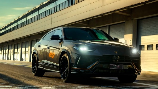 Компания Lamborghini выпустила особый Urus для владельцев гиперкара Essenza SCV12