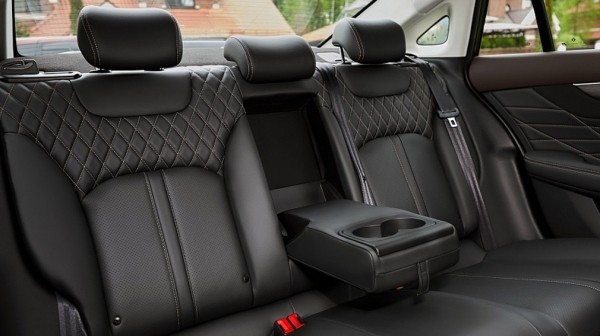 Компания Dongfeng привезла в Россию новый седан Shine Max