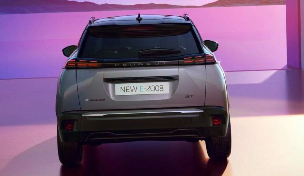 Представлен обновленный паркетник Peugeot 2008 Представлен обновленный паркетник Peugeot 2008