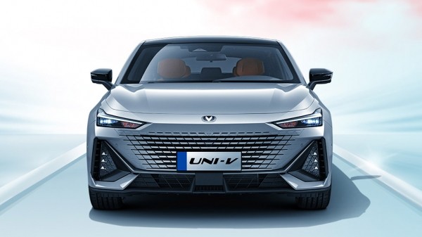 Названы недостатки китайского лифтбека Changan Uni-V Названы недостатки китайского лифтбека Changan Uni-V