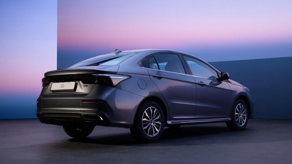 Атмосферный мотор, вариатор, багажник — как у Весты: новый седан уже в продаже в России Атмосферный мотор, вариатор, багажник — как у Весты: новый седан уже в продаже в России